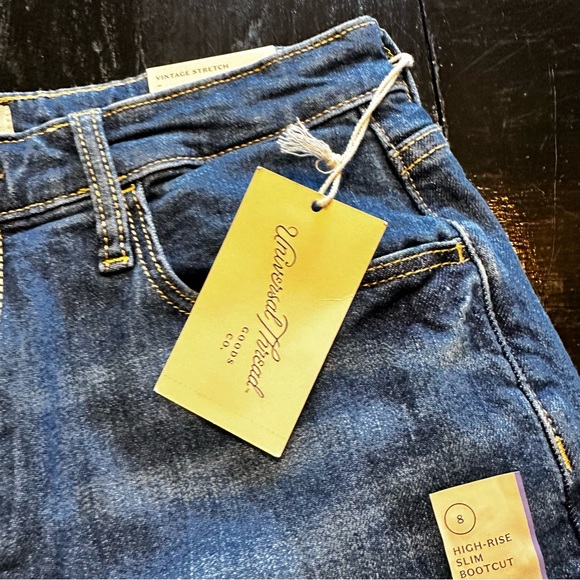 NWT Universal Threads Size 8 Wide Leg Bootcut Jeans Denim Blue Mom Jean Y2k - Picture 4 of 10